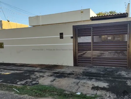 Casa-Térrea em Jardim Samambaia