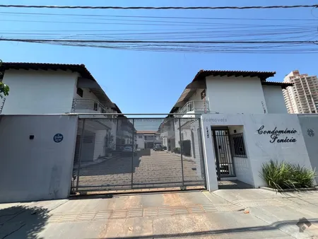 Sobrado-Condomínio em Chácara Cachoeira
