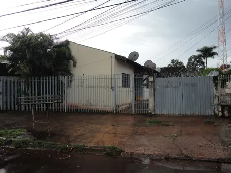 Casa-Térrea-Condomínio em Vila Planalto