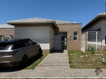 Casa-Térrea-Condomínio em Novos Estados