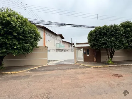 Sobrado-Condomínio em Chácara Cachoeira