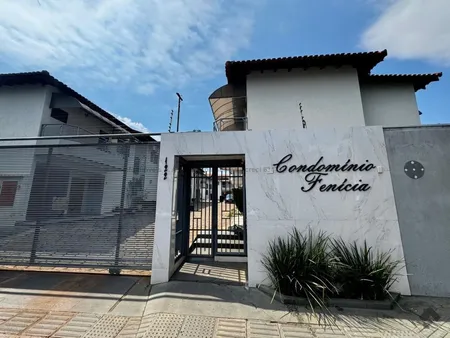 Sobrado-Condomínio em Chácara Cachoeira