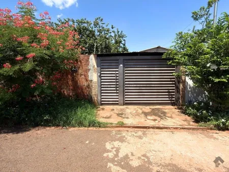 Casa-Térrea em Guanandi