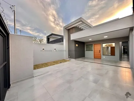 Casa-Térrea em Jardim Batistão