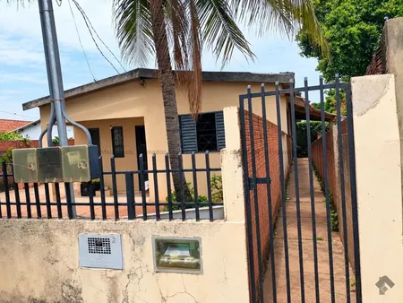 Casa-Térrea em Pioneiros