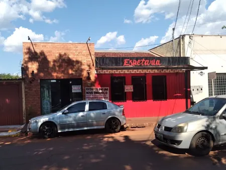 Casa Comercial em Jardim Parati