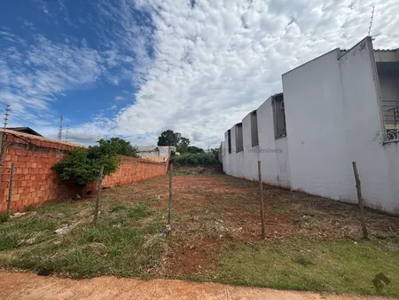 Terreno em Jardim Montevidéu