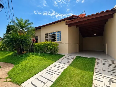 Casa-Térrea-Condomínio em Vila do Polonês