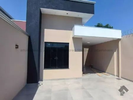 Casa-Térrea em Guanandi