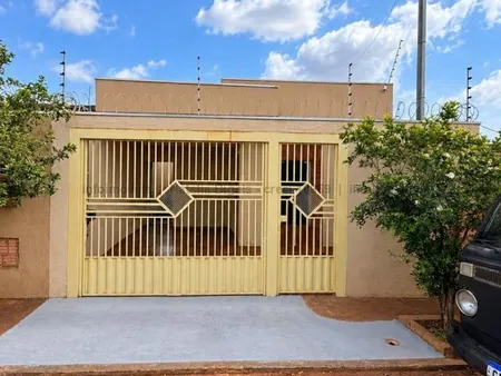 Casa-Térrea em Aero Rancho