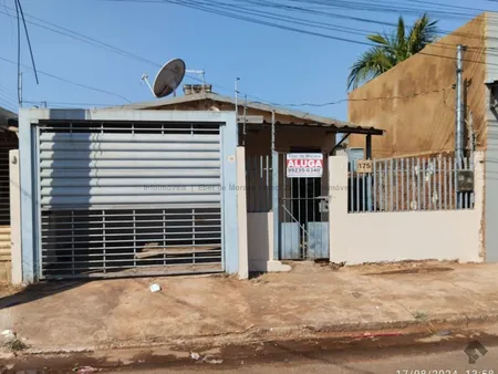 Casa-Térrea em Aero Rancho