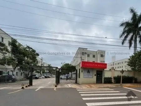 Apartamento em Pioneiros
