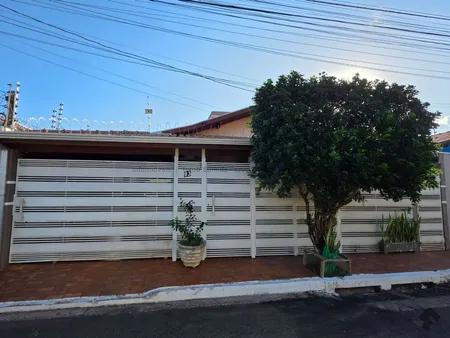 Casa-Térrea-Condomínio em Nasser
