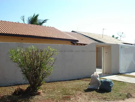 Casa-Térrea em Santa Carmélia