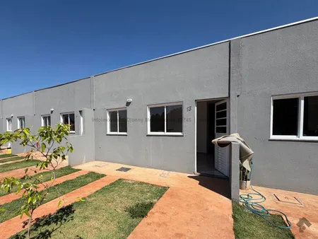 Casa-Térrea-Condomínio em Jardim Los Angeles