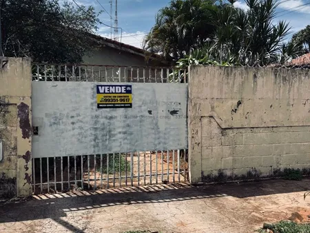 Casa-Térrea em Vila Carvalho