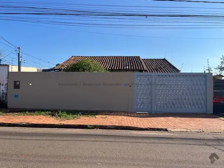 Casa-Térrea em Vila Nasser