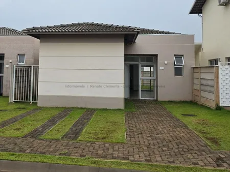 Casa-Térrea-Condomínio em Novos Estados
