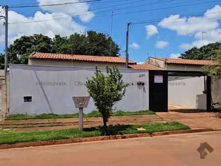 Casa-Térrea em Jardim Columbia