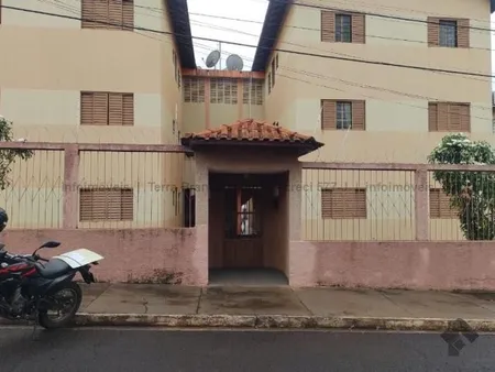 Apartamento em Aero Rancho
