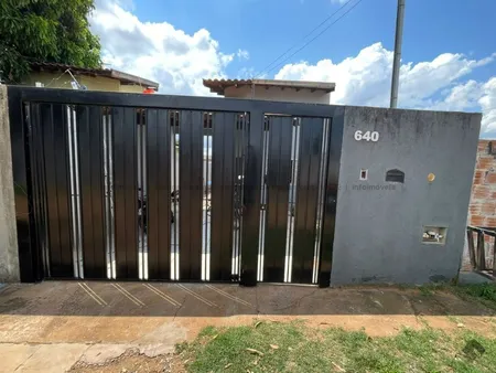 Casa-Térrea em Jardim das Macaúbas