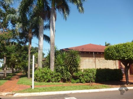 Casa-Térrea em Jardim TV Morena