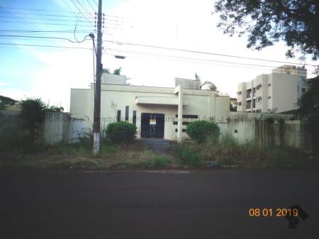 Casa Comercial em Vila Delfus