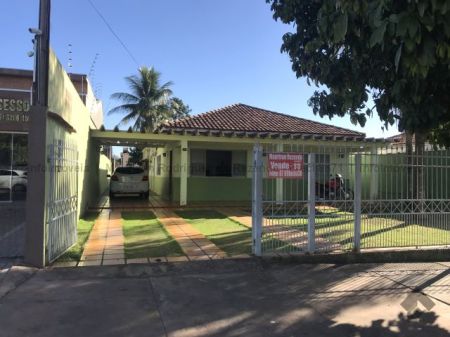 Casa Comercial em Centro