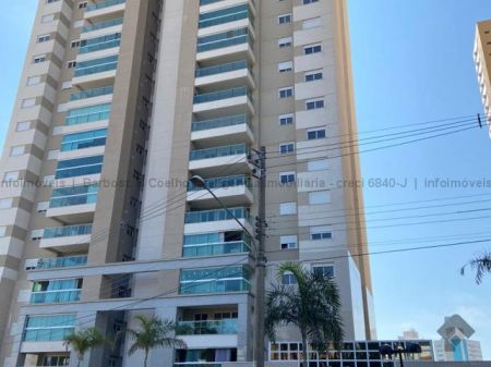 Apartamento em Royal Park