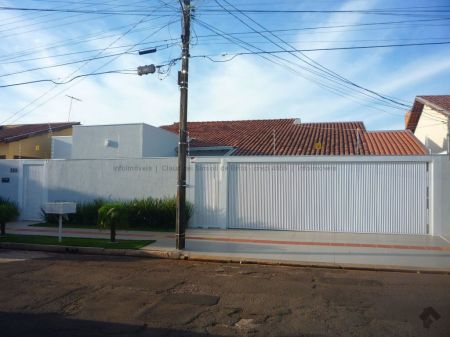 Casa-Térrea em Carandá Bosque I