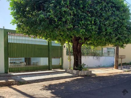Casa-Térrea em Vila Carvalho