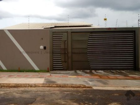 Casa-Térrea em Vila Serradinho