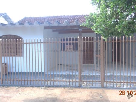 Casa-Térrea em BNH 1º Plano