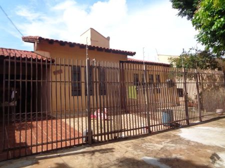 Casa-Térrea em Vila Maxweel