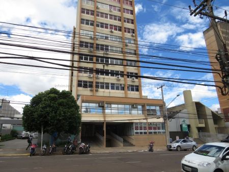 Sala / Salão / Loja em Centro
