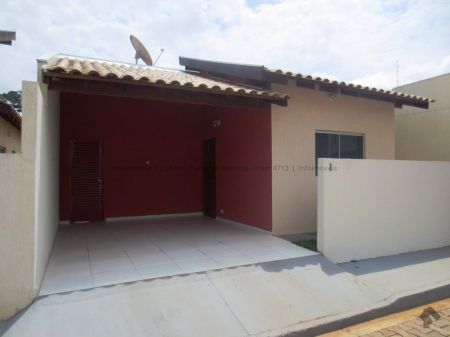 Casa-Térrea-Condomínio em Jardim Batistão