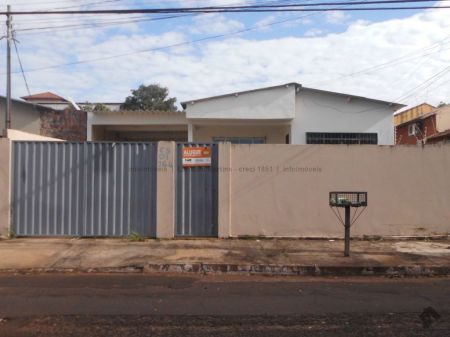 Casa-Térrea em Guanandi