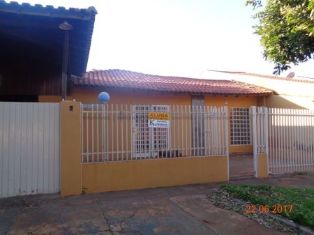 Casa-Térrea em Jardim Maracanã