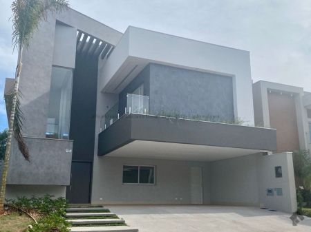 Sobrado-Condomínio em Pq. Residencial Damha IV