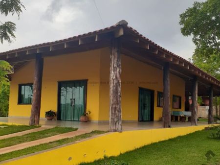 Casa-Térrea em Tarumã Hipica Park