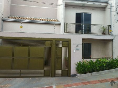 Sobrado em Monte Castelo