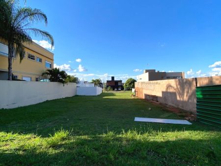 Terreno-Condomínio em Residencial Alphaville