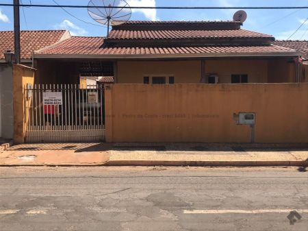 Casa-Térrea em BNH