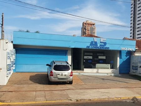 Casa Comercial em Jardim dos Estados