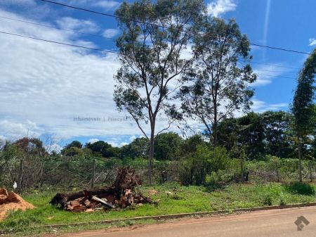 Área em Jardim Santa Emília