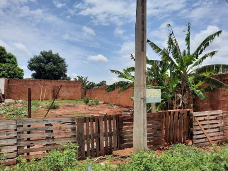Terreno em Aero Rancho
