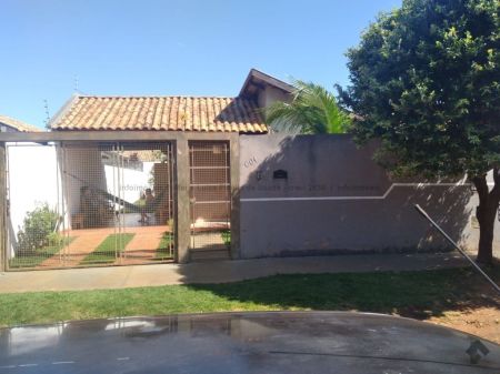 Casa-Térrea em Jardim Los Angeles