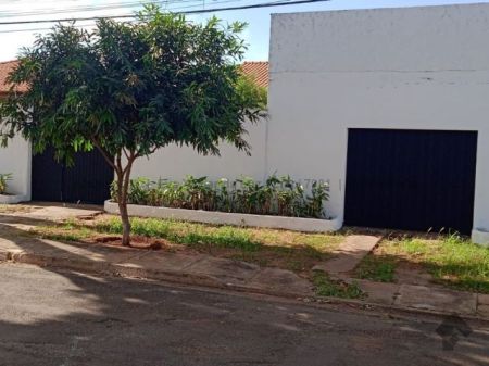 Casa-Térrea em Vila Progresso