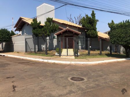 Casa-Térrea em Jardim Bela Vista