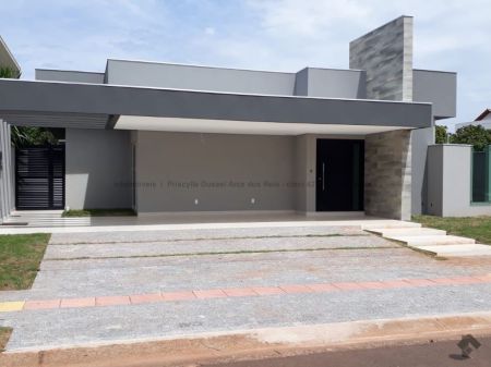 Casa-Térrea-Condomínio em Pq. Residencial Damha II